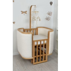 Ingvart Boho Babybett mit Bouclé-Stoffbezug — Größen: 70×90 cm / 70×134 cm (Farbe wählbar)